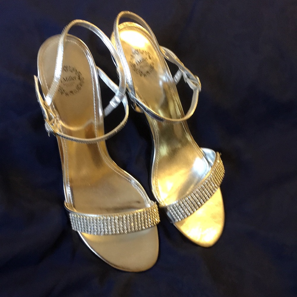 Sandal - Picture 2 of 5